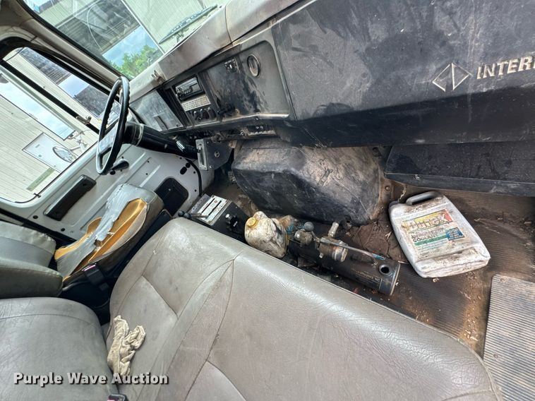 image for item LG9155 1999 International 4900 dump truck