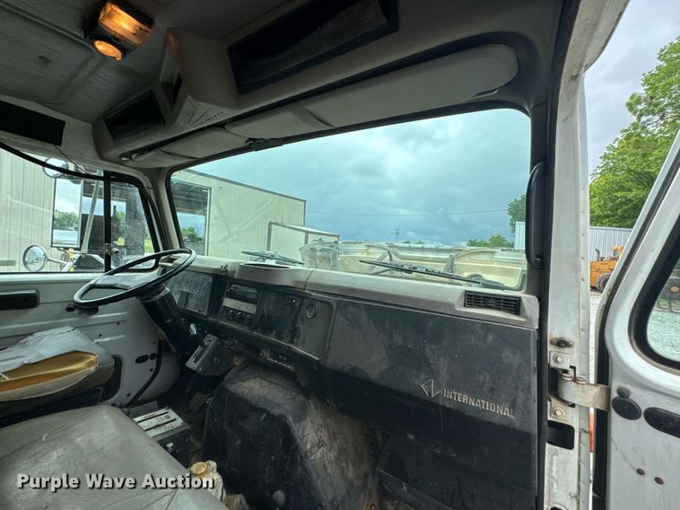 image for item LG9155 1999 International 4900 dump truck