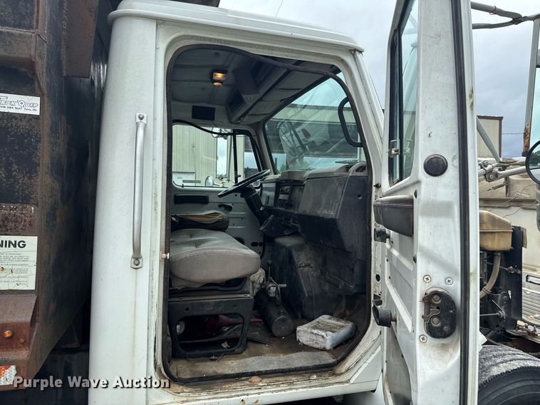 image for item LG9155 1999 International 4900 dump truck