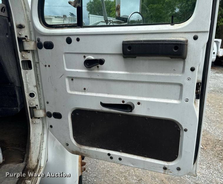 image for item LG9155 1999 International 4900 dump truck