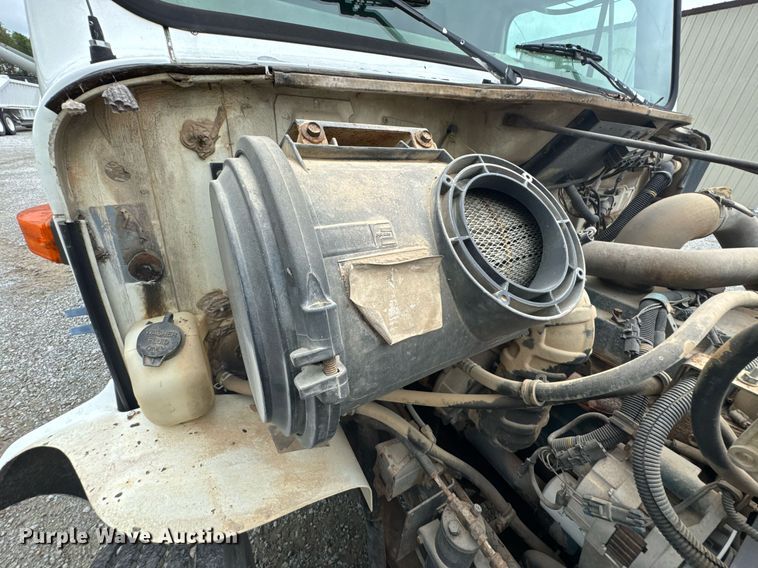 image for item LG9155 1999 International 4900 dump truck