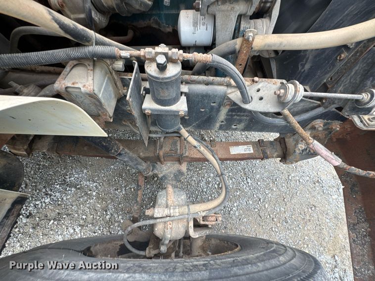 image for item LG9155 1999 International 4900 dump truck