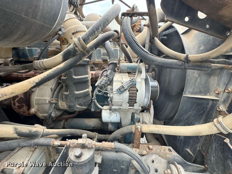 image for item LG9155 1999 International 4900 dump truck