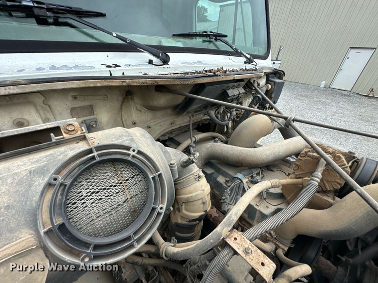 image for item LG9155 1999 International 4900 dump truck