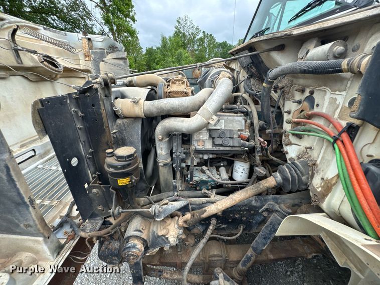 image for item LG9155 1999 International 4900 dump truck