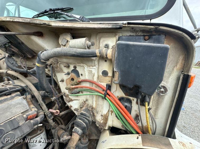 image for item LG9155 1999 International 4900 dump truck