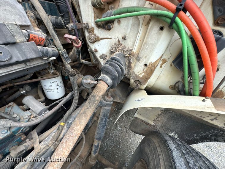 image for item LG9155 1999 International 4900 dump truck