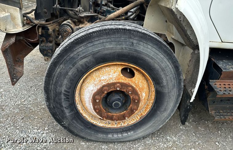 image for item LG9155 1999 International 4900 dump truck