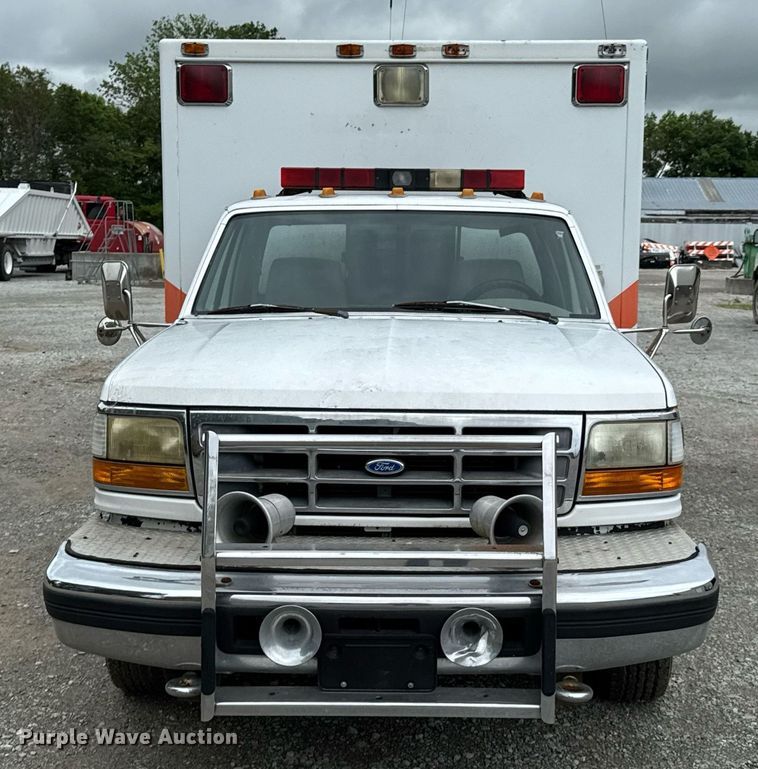 image for item LG9158 1995 Ford F350 ambulance