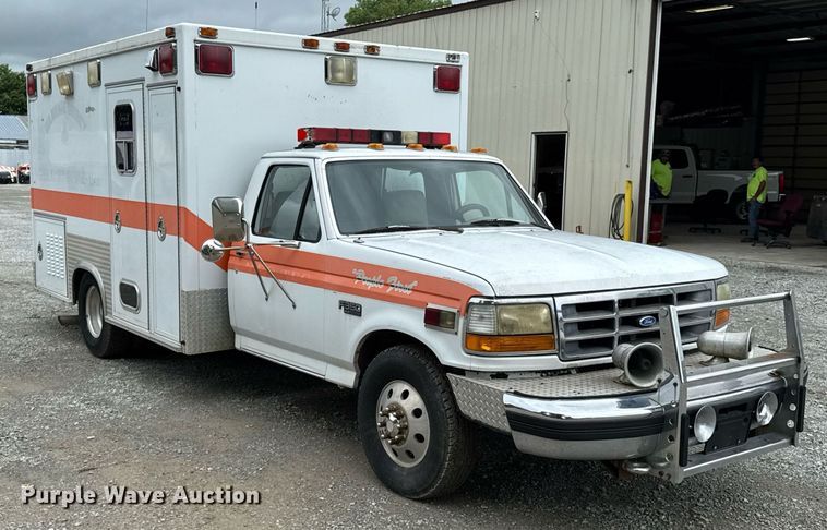 image for item LG9158 1995 Ford F350 ambulance