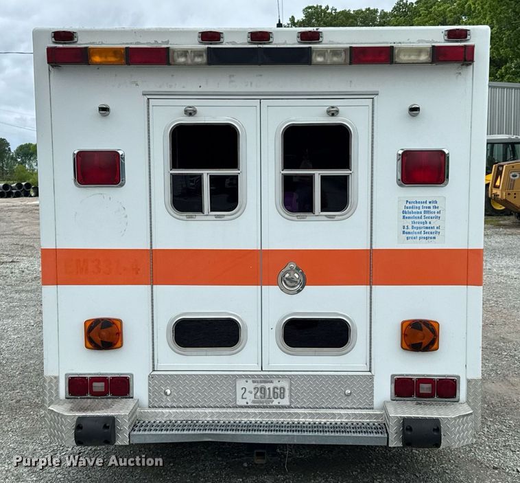 image for item LG9158 1995 Ford F350 ambulance