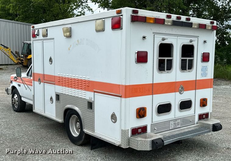 image for item LG9158 1995 Ford F350 ambulance