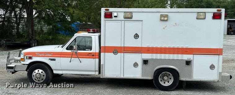 image for item LG9158 1995 Ford F350 ambulance