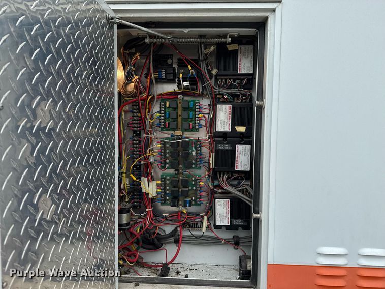 image for item LG9158 1995 Ford F350 ambulance