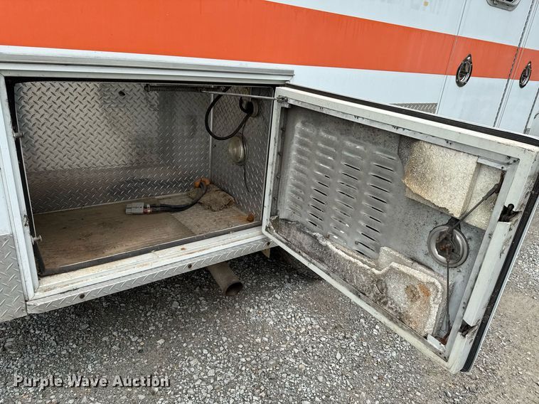image for item LG9158 1995 Ford F350 ambulance