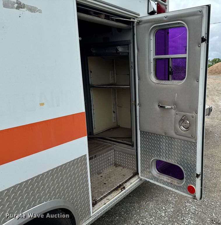 image for item LG9158 1995 Ford F350 ambulance