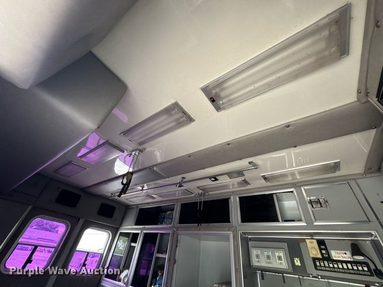 image for item LG9158 1995 Ford F350 ambulance