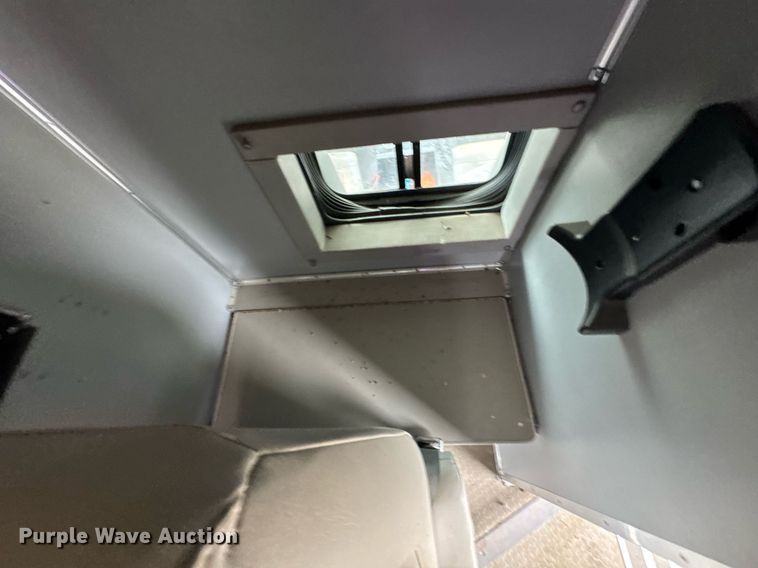 image for item LG9158 1995 Ford F350 ambulance