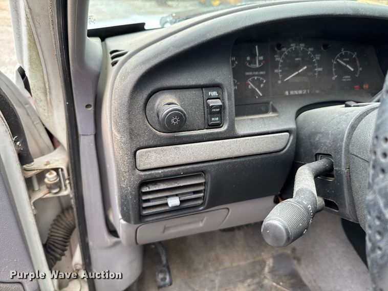 image for item LG9158 1995 Ford F350 ambulance