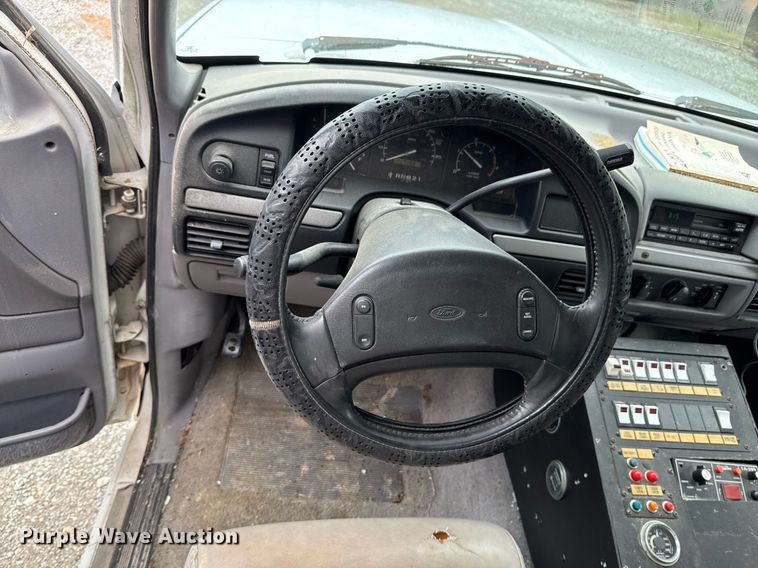 image for item LG9158 1995 Ford F350 ambulance