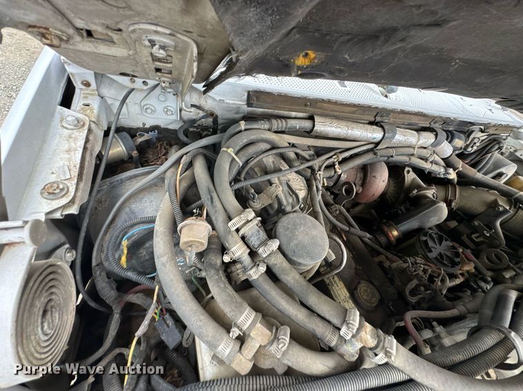 image for item LG9158 1995 Ford F350 ambulance