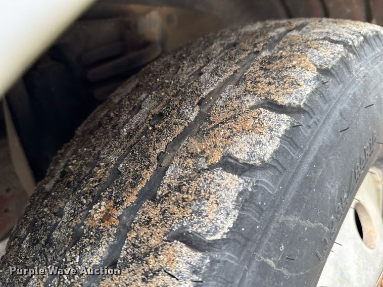 image for item LG9158 1995 Ford F350 ambulance