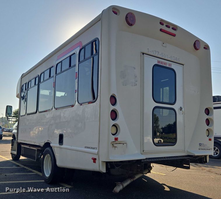 image for item OJ9916 2016 Ford E450 shuttle bus