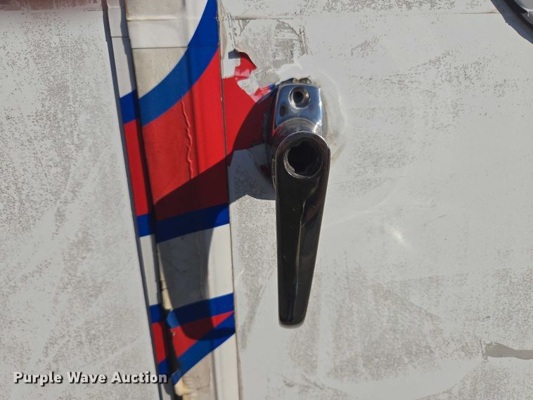 image for item OJ9916 2016 Ford E450 shuttle bus