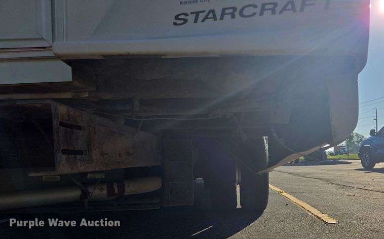 image for item OJ9916 2016 Ford E450 shuttle bus