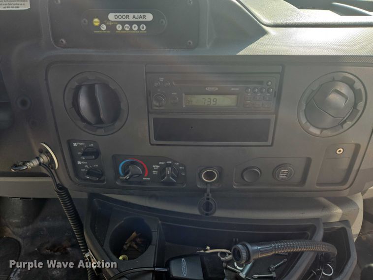 image for item OJ9916 2016 Ford E450 shuttle bus