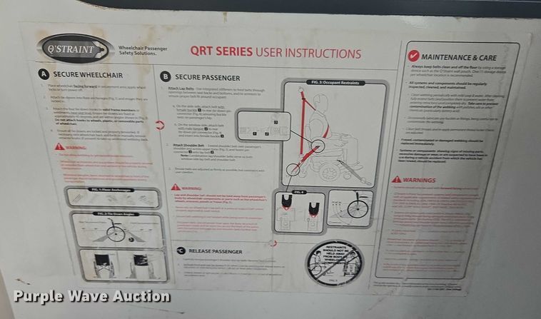 image for item OJ9916 2016 Ford E450 shuttle bus