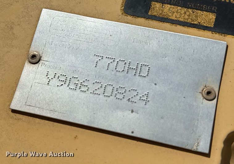 image for item DK6959 2009 New Holland H8080 swather / windrower