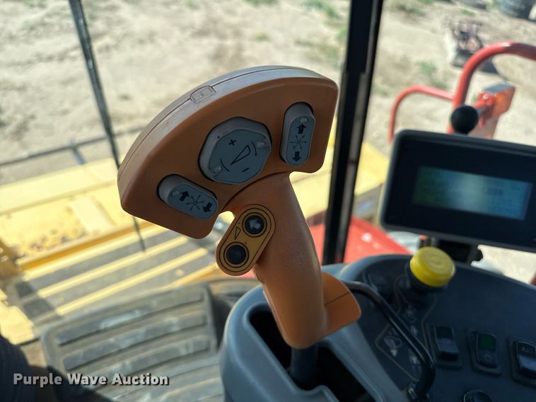 image for item DK6959 2009 New Holland H8080 swather / windrower