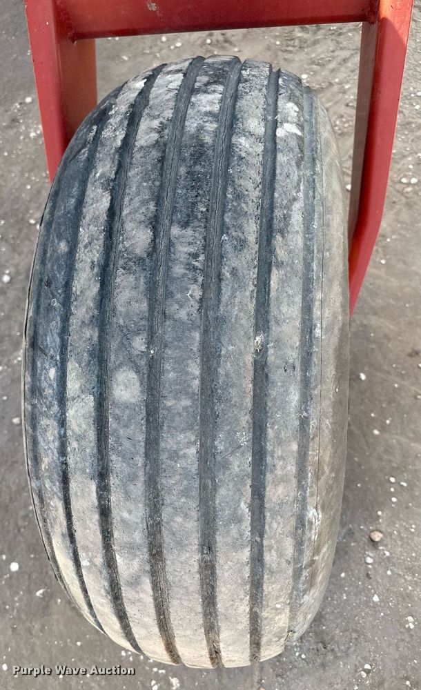 image for item DK6959 2009 New Holland H8080 swather / windrower