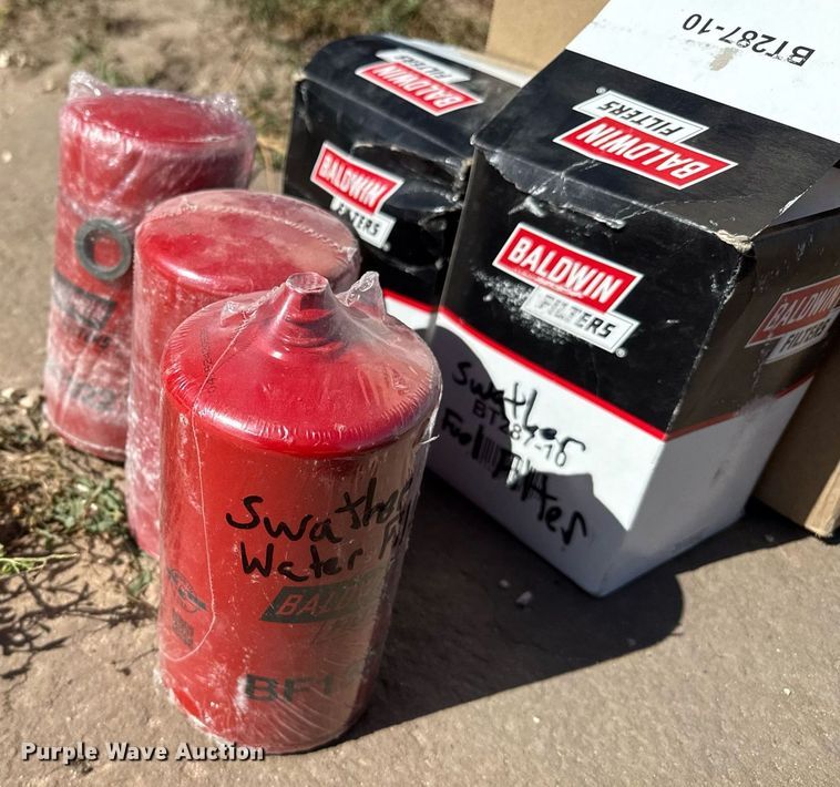 image for item DK6959 2009 New Holland H8080 swather / windrower