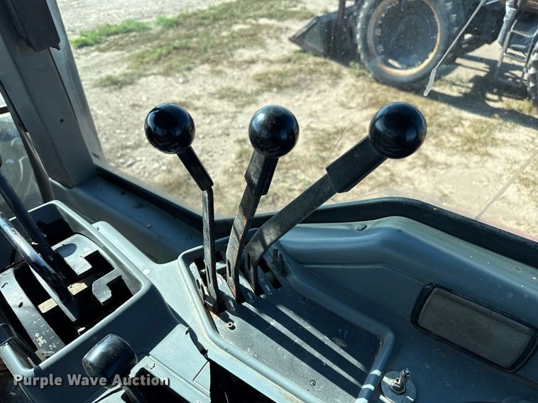 image for item DK6962 1998 Case IH 8930 MFWD tractor