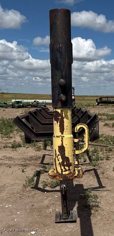 image for item DK6966 Hay bale trailer