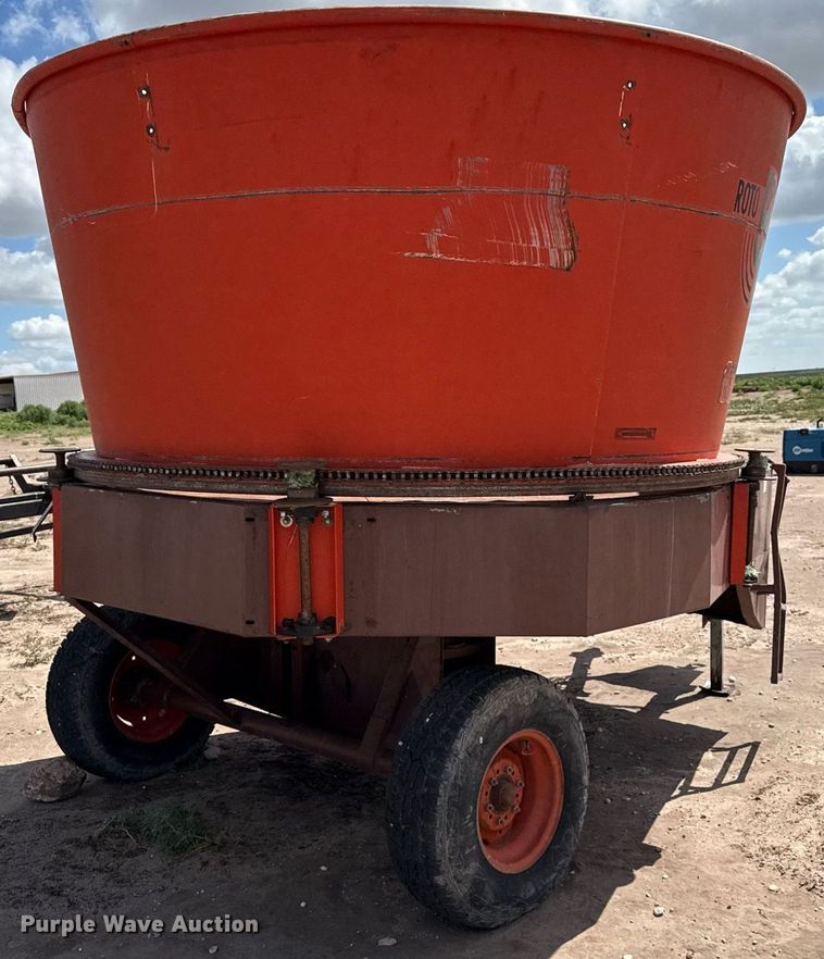 image for item DK6967 Burrows Roto-Grind 1090 tub grinder