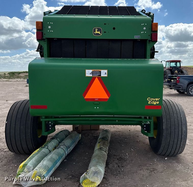 image for item DK6968 John Deere 569 MegaWidePlus round baler