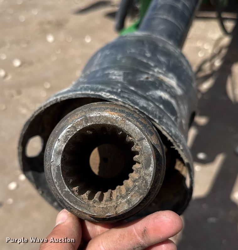 image for item DK6968 John Deere 569 MegaWidePlus round baler