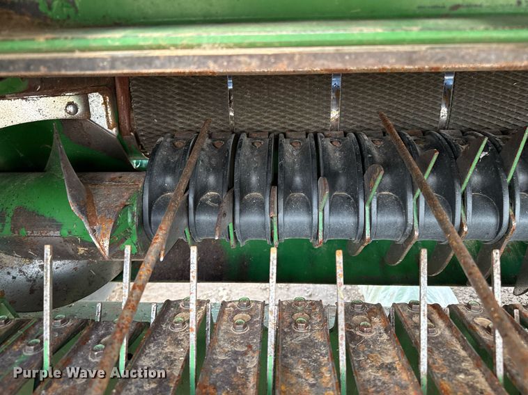 image for item DK6968 John Deere 569 MegaWidePlus round baler