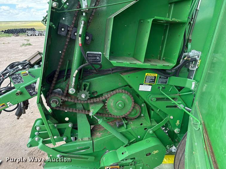image for item DK6968 John Deere 569 MegaWidePlus round baler