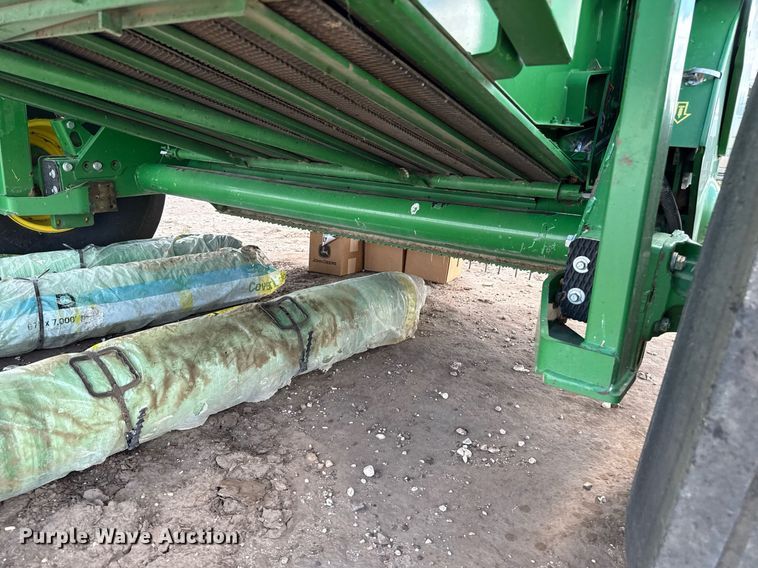 image for item DK6968 John Deere 569 MegaWidePlus round baler