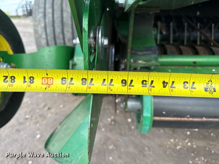 image for item DK6968 John Deere 569 MegaWidePlus round baler