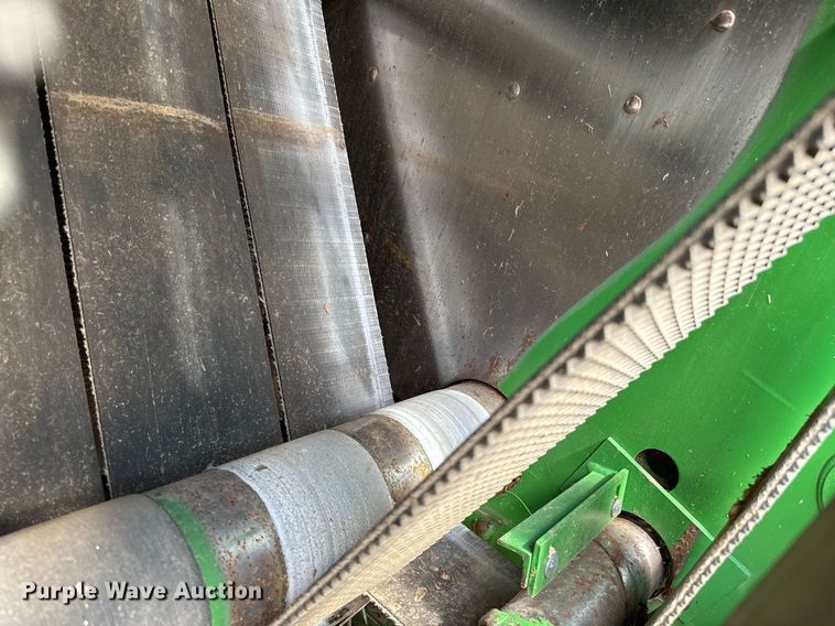 image for item DK6968 John Deere 569 MegaWidePlus round baler