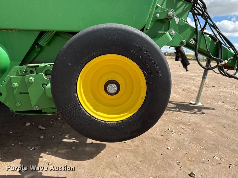 image for item DK6968 John Deere 569 MegaWidePlus round baler