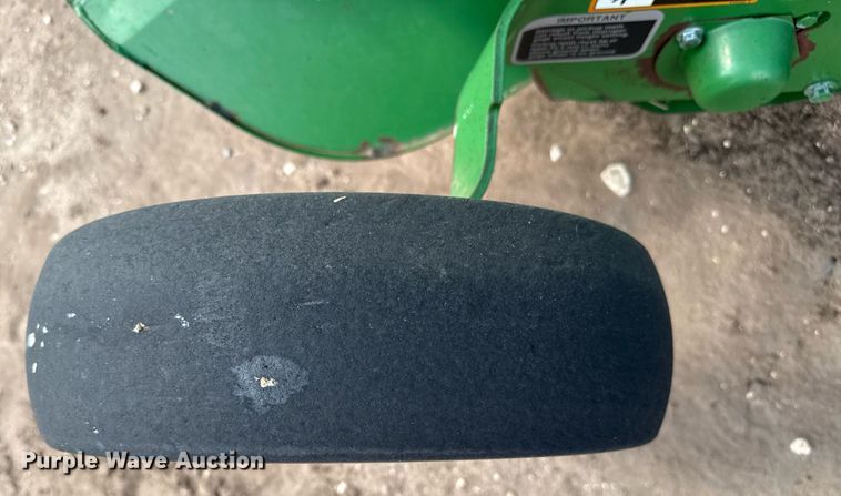 image for item DK6968 John Deere 569 MegaWidePlus round baler