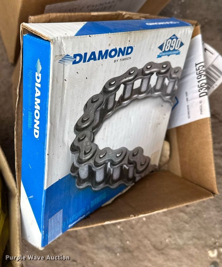 image for item DK6968 John Deere 569 MegaWidePlus round baler