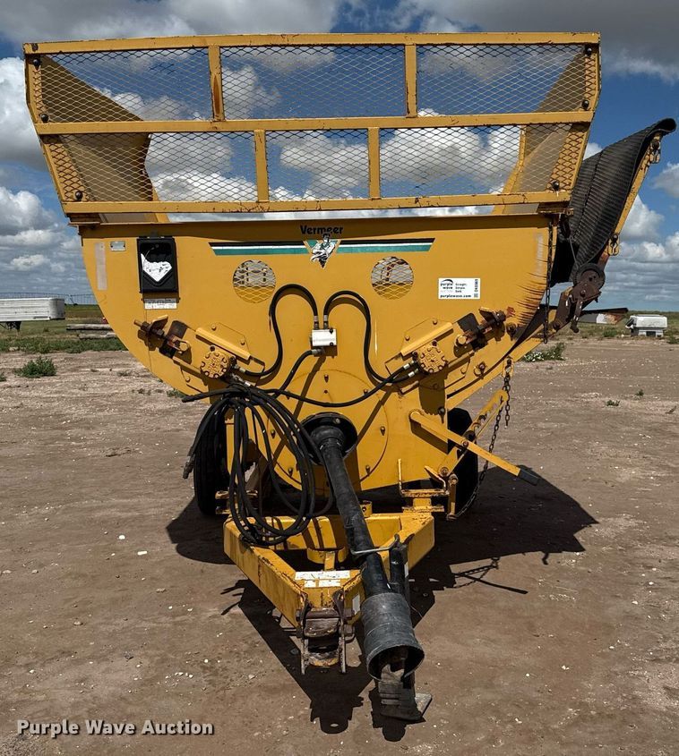 image for item DK6969 1999 Vermeer BP6800 bale processor