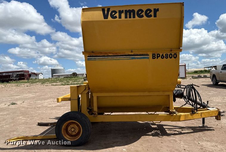 image for item DK6969 1999 Vermeer BP6800 bale processor